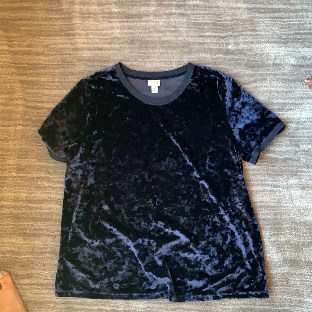 Women’s velvet top